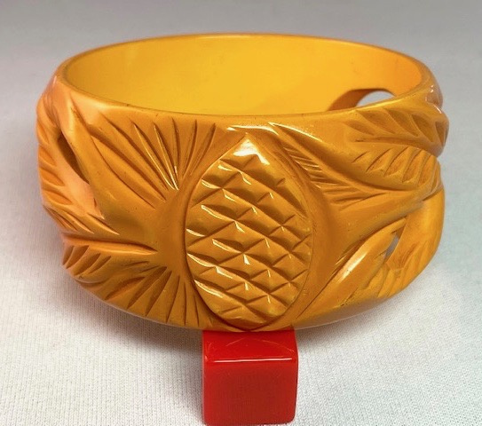BB366 wide pineapple and cut out leaf carved bakelite bangle